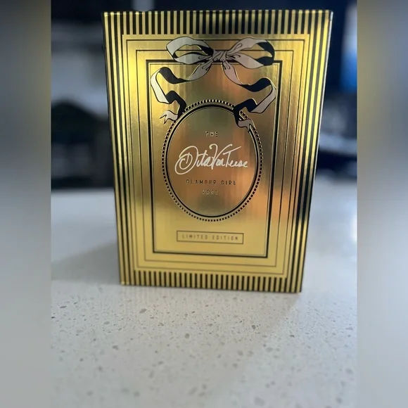 The Dita Von Teese Glamour Girl Vase (Gold) - Picture 9 of 10